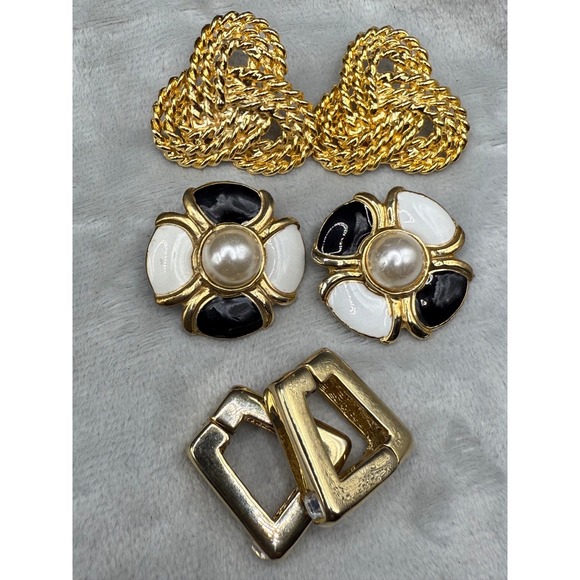 Vintage Clip On Earrings Lot Some Signed Monet Laguna - Picture 1 of 7